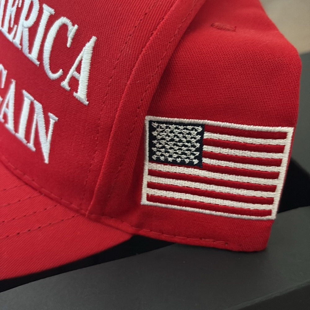 Signed MAGA hat - Picture 3 of 5